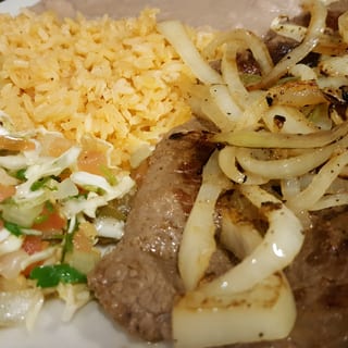 Bistec Encebollado